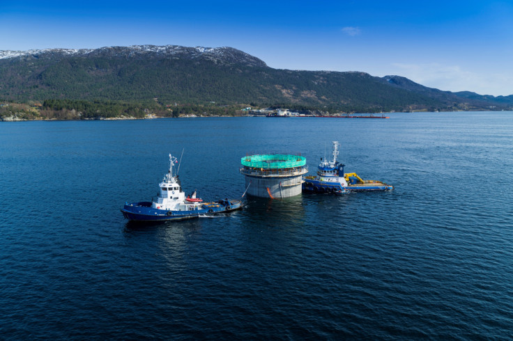 Spar structures of the Hywind Tampen floating wind farm are being moved to Dommersnes