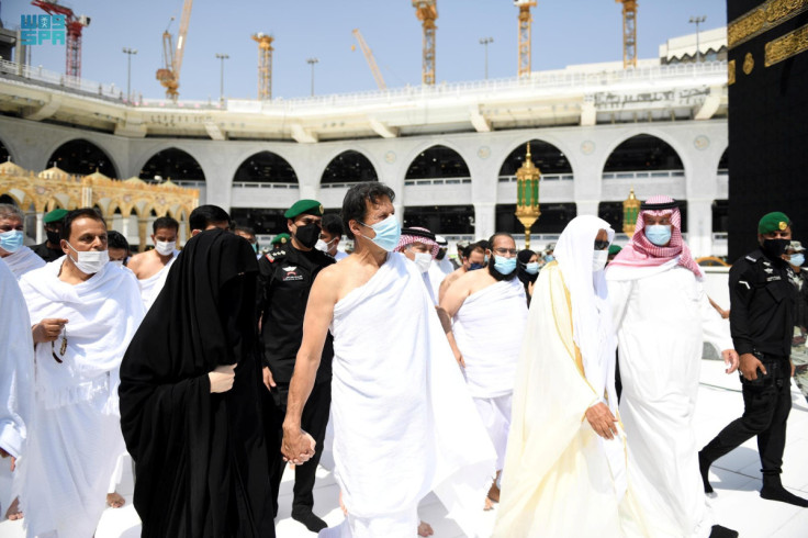 Pakistani Prime Minister Imran Khan performs umrah on the 27th day of Ramadan with his wife, Bushra Bibi, in the Grand Mosque, in the holy city of Mecca