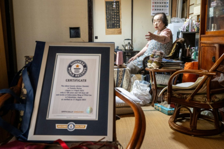 The Guinness Book of World Records has officially recognised Horino as the world's oldest beauty adviser