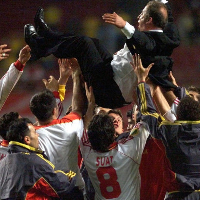 Legendary Turkish coach Fatih Terim led Galatasaray to UEFA Cup glory in 2000