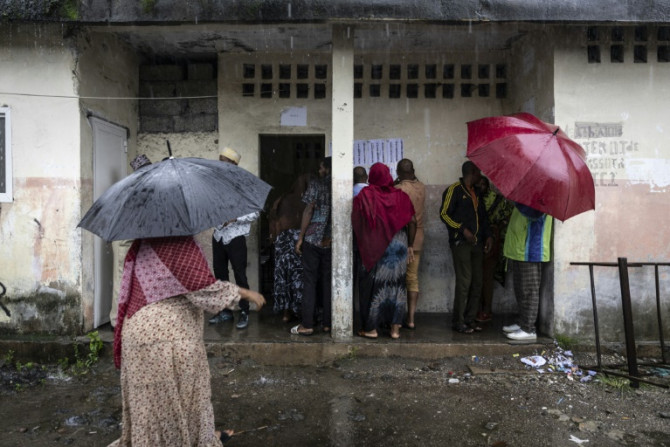 The situation in the Comoros capital Moroni was calm on Monday, under heavy rain after the first round of voting, but tension was high in towns on neighbouring islands