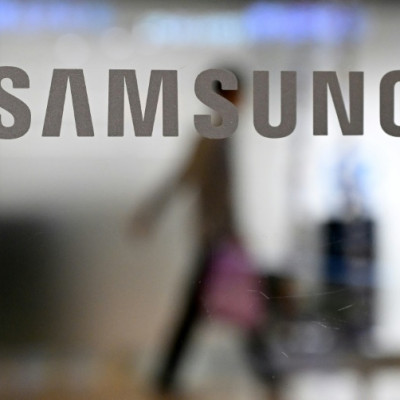 Samsung blamed weak demand for consumer devices for its Q3 drop in operating profits, but remained optimistic about the year ahead