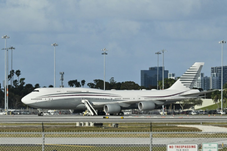 Trump inspected a Qatari-owned jet in February